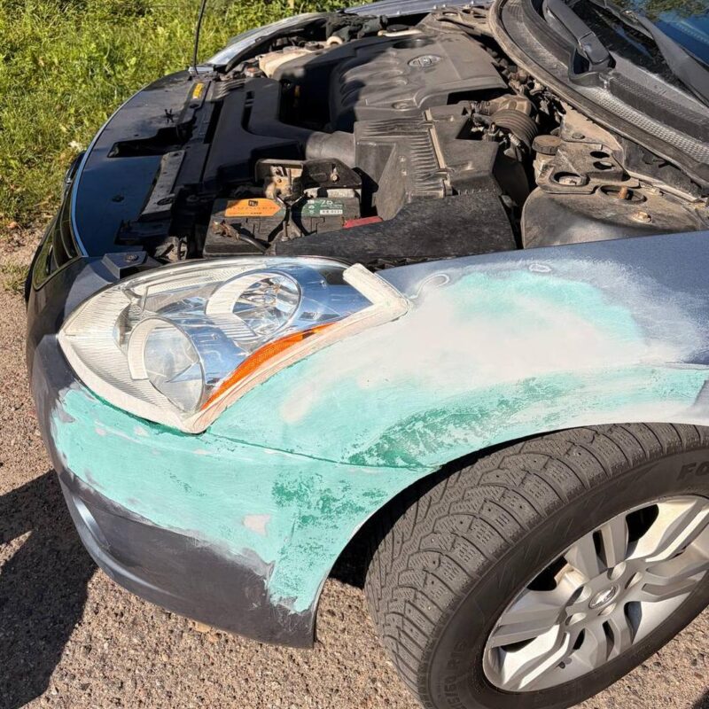Alternative view of Nissan Altima